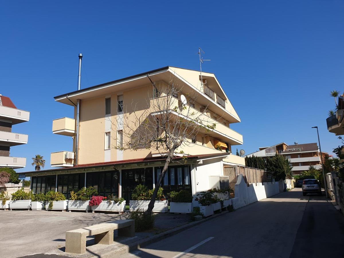 My Beachouse Montesilvano Exterior foto